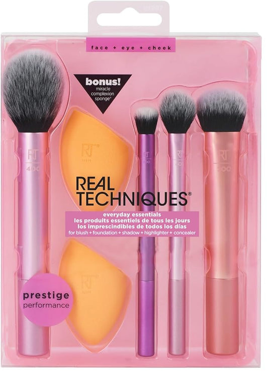 Real Techniques Everyday Essentials + Makeup Sponge Kit, 4 Makeup Brushes and 2 Makeup Blender Sponges