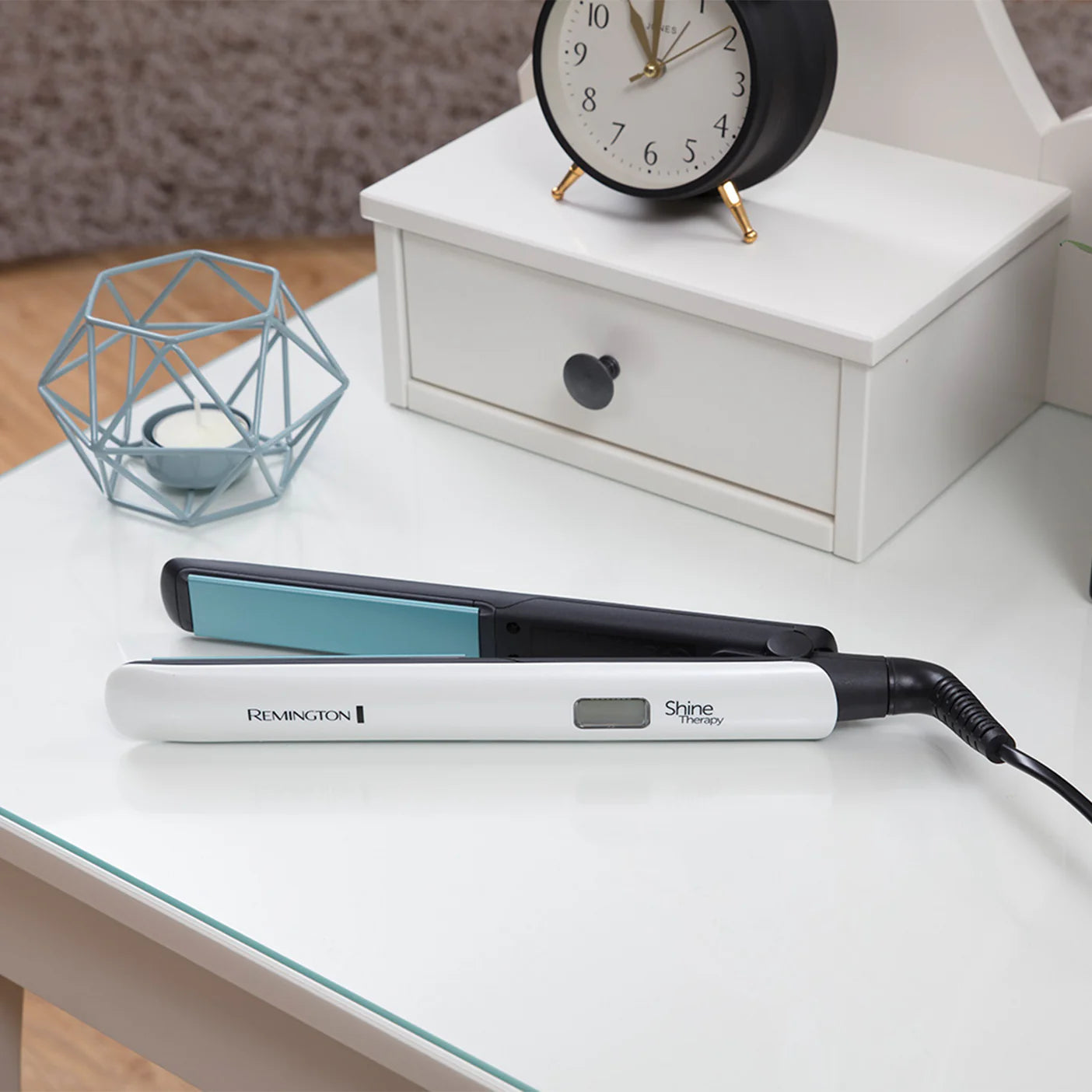 Remington Shine Therapy Wide Plate Hair Straightener S8550 Classic